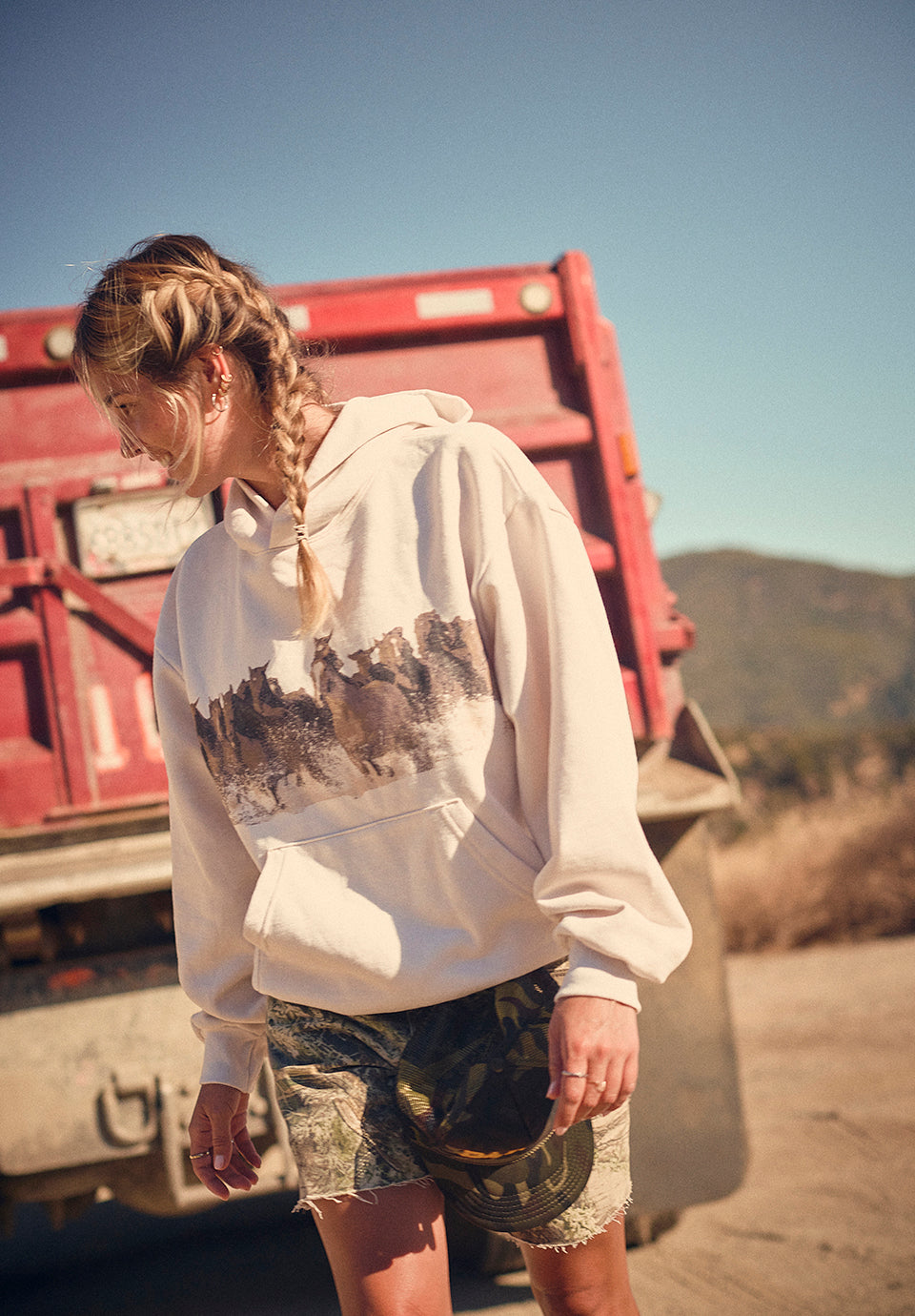 WILD HORSE Hoodie - Creme